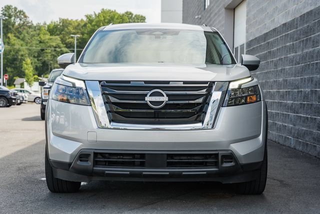 Used 2025 Nissan Pathfinder SV AWD/4WD image 3