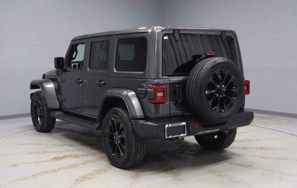 Used 2025 Jeep Wrangler Unlimited Sahara image 8