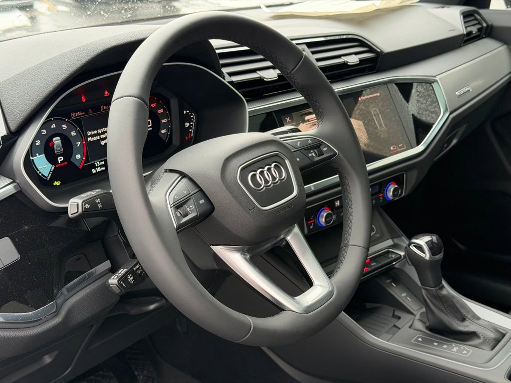 New 2025 Audi Q3 2.0T Premium image 12