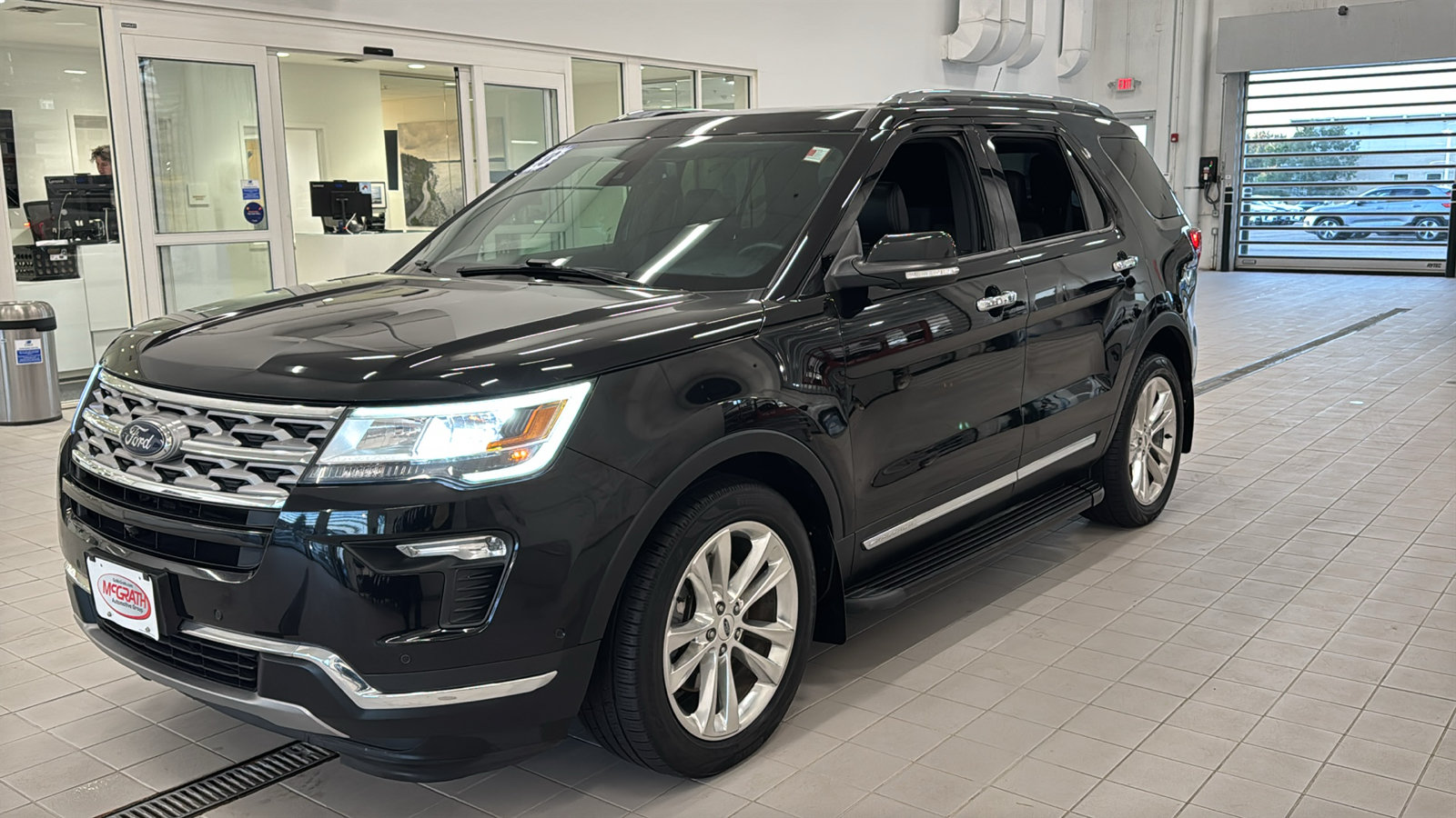 Used 2018 Ford Explorer Limited w/ Equipment Group 301A AWD/4WD image 9