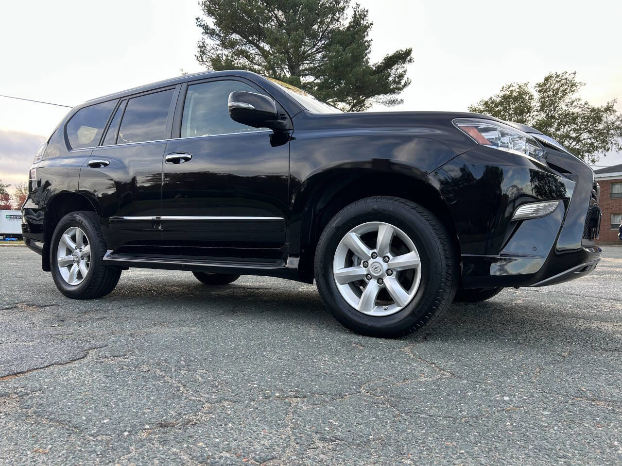 Used 2018 Lexus GX 460 image 12