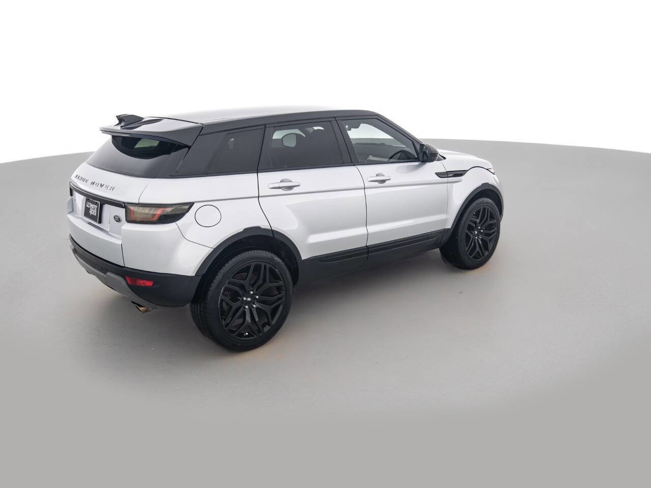 Used 2017 Land Rover Range Rover Evoque SE image 5