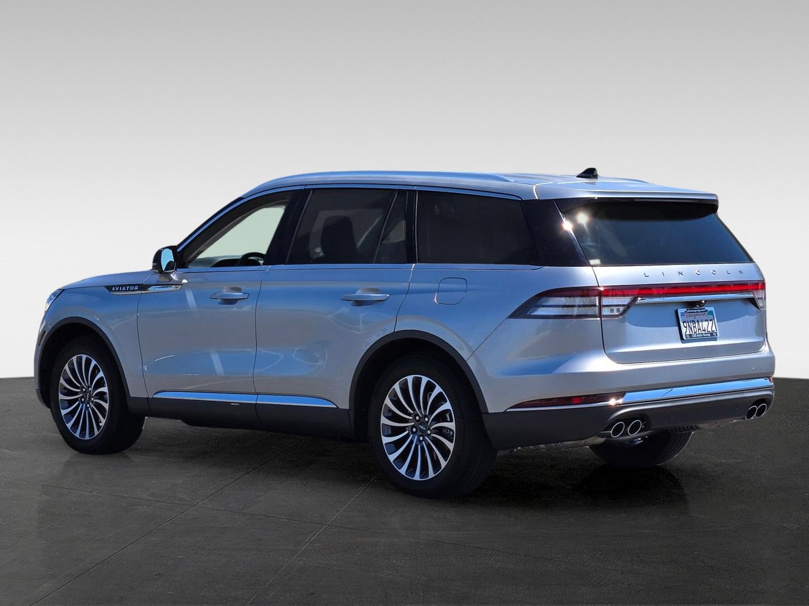 Used 2024 Lincoln Aviator 2WD w/ Premium Package image 8