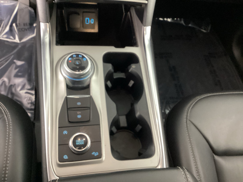 Used 2023 Ford Explorer XLT w/ Equipment Group 202A AWD/4WD image 29