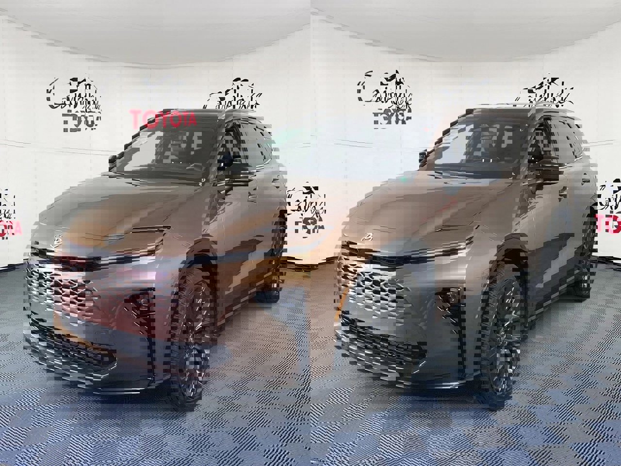 Used 2025 Toyota Crown Signia Limited image 4