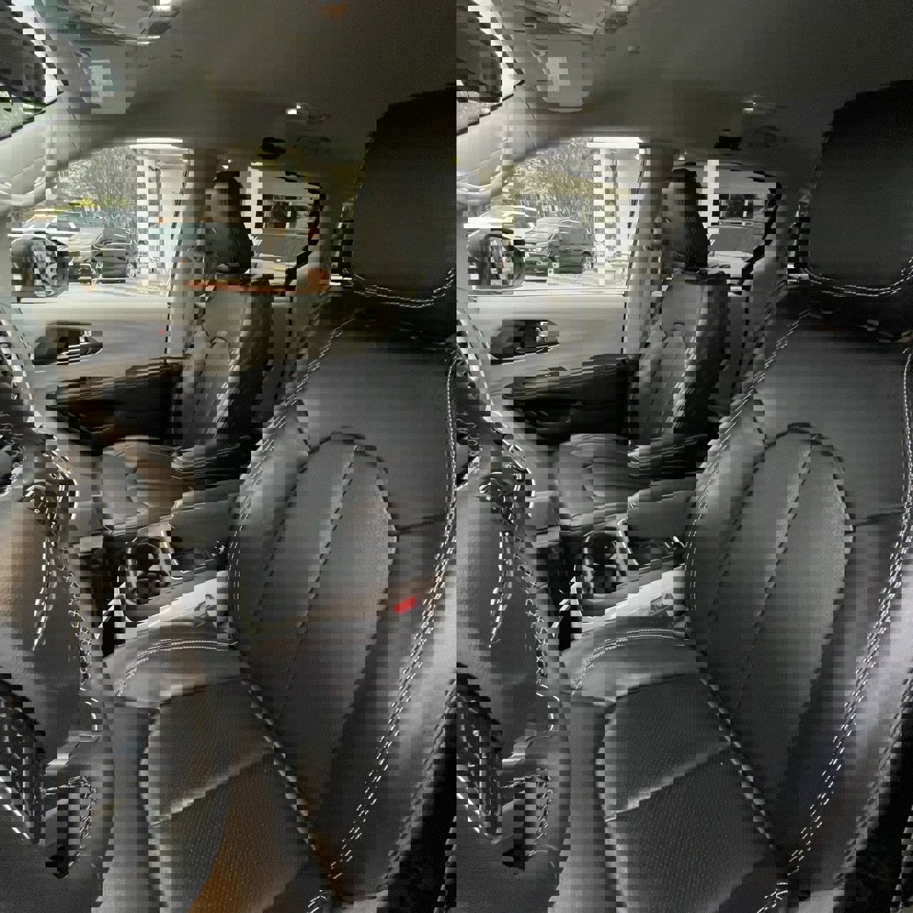 Used 2023 Chrysler Pacifica Touring-L image 21