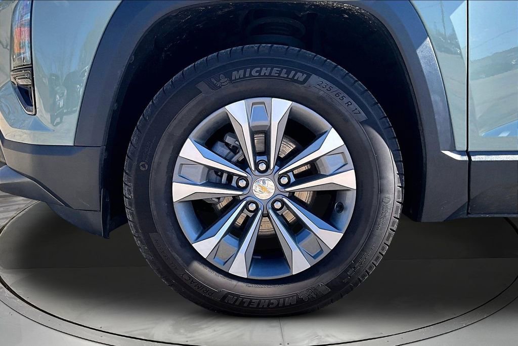 Used 2025 Chevrolet Equinox LT w/ Convenience Package II AWD/4WD image 30