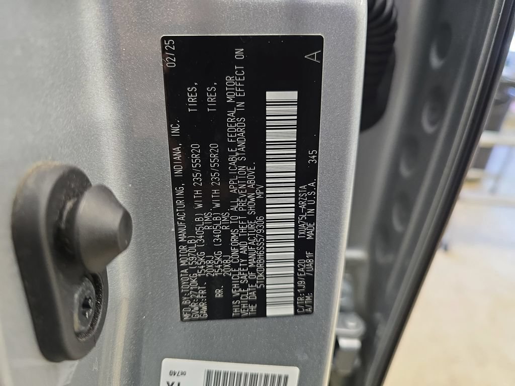 Certified 2025 Toyota Highlander XSE AWD/4WD image 39