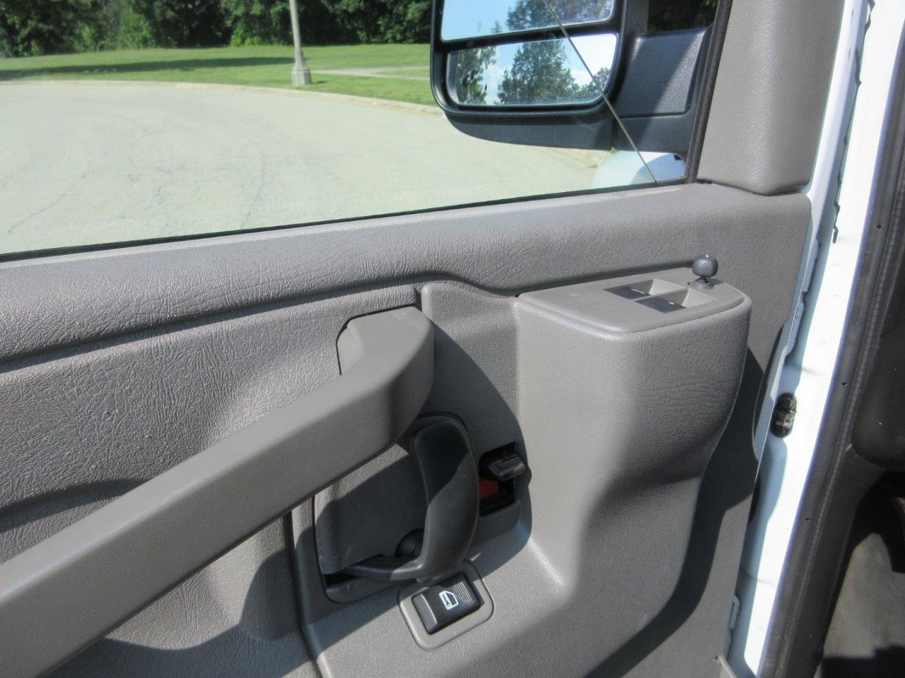 Used 2021 Chevrolet Express 2500 w/ Driver Convenience Package RWD image 28
