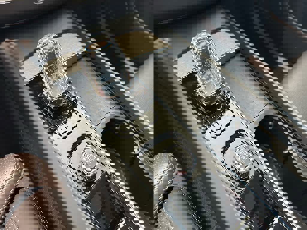 Used 2022 Volvo XC60 B6 Inscription image 12