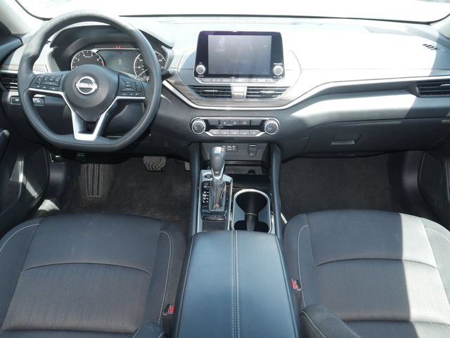 Used 2024 Nissan Altima 2.5 SV FWD image 5