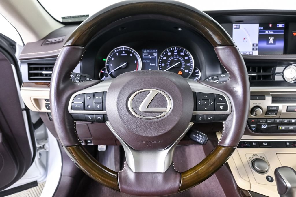 Used 2016 Lexus ES 350 w/ Luxury Package w/Wood Trim image 9