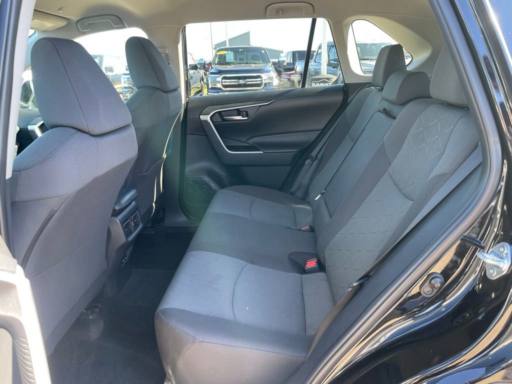Used 2024 Toyota RAV4 XLE AWD/4WD image 8