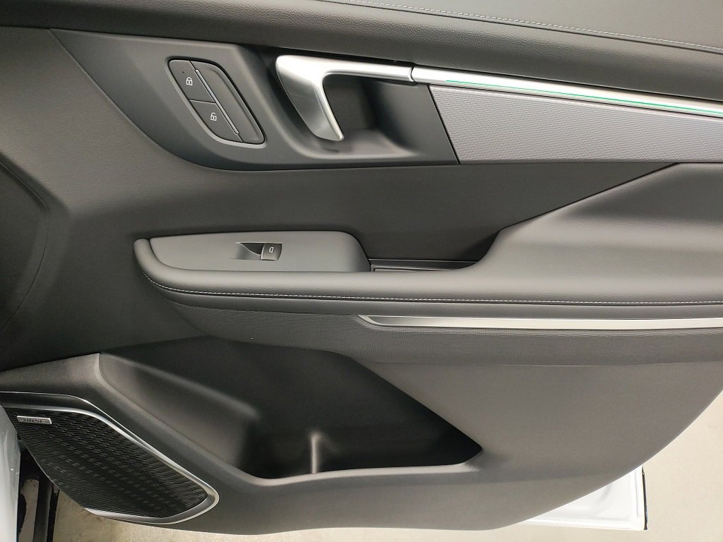 New 2026 Buick Enclave Sport Touring w/ Power Package image 9