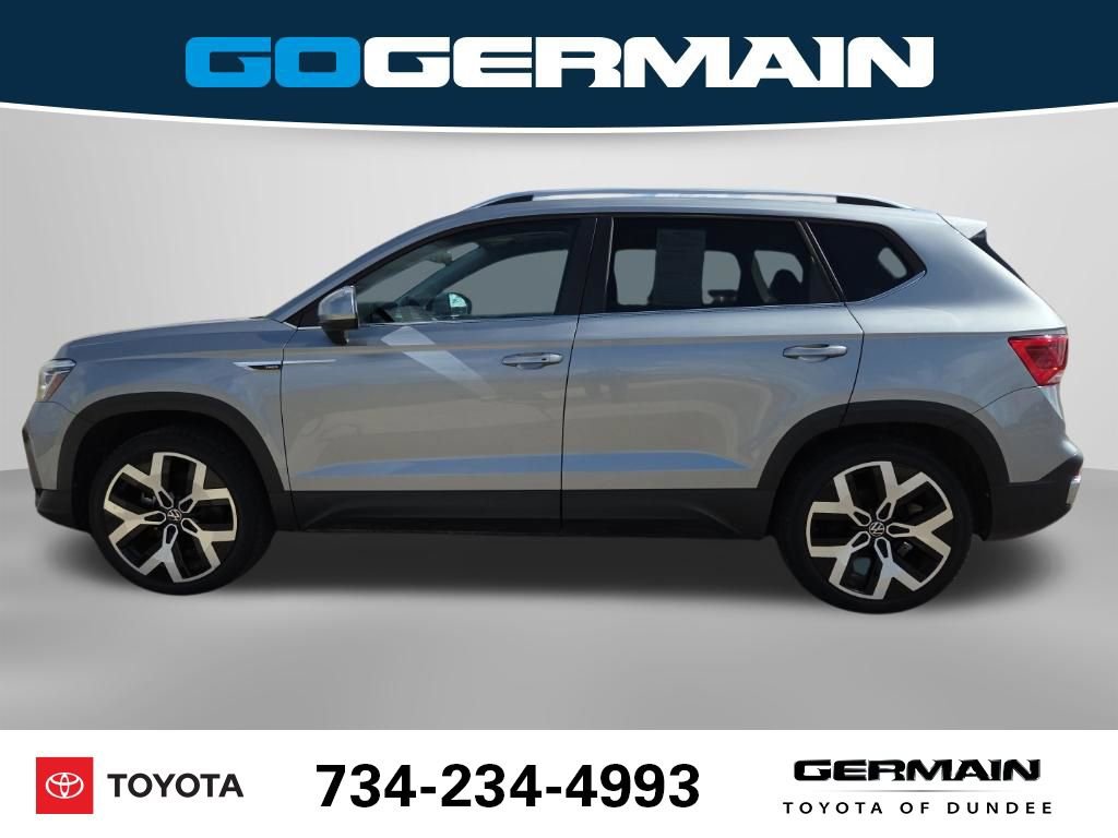 Used 2022 Volkswagen Taos SEL w/ Panoramic Sunroof Package image 11