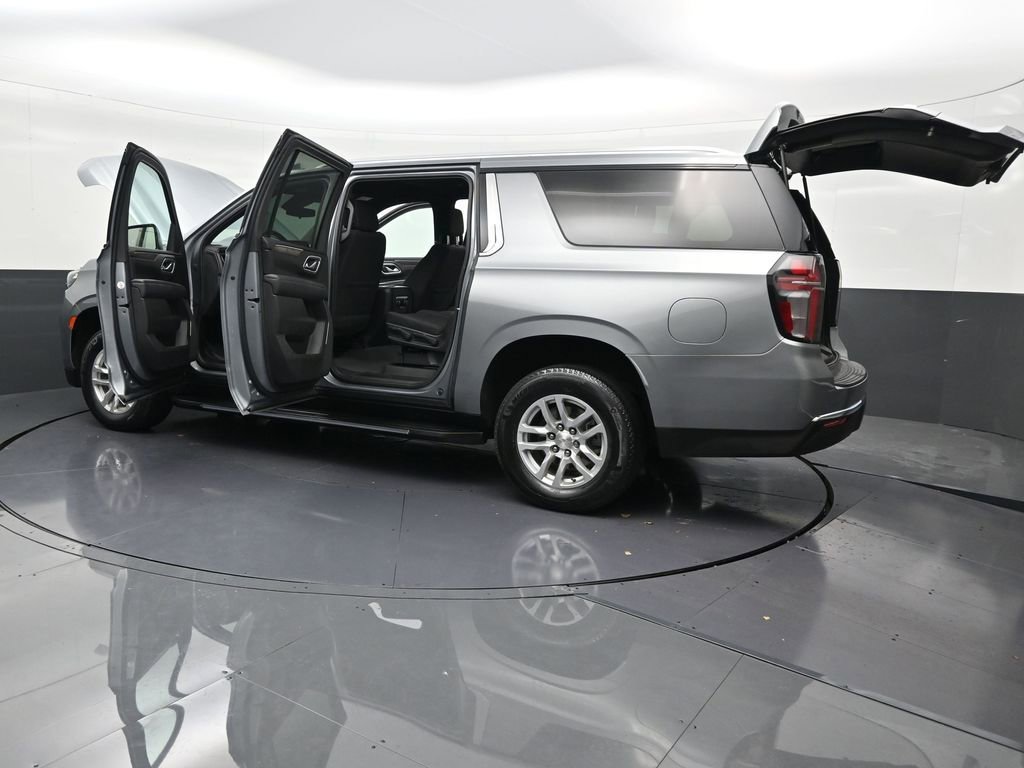 Used 2023 Chevrolet Suburban LS image 35
