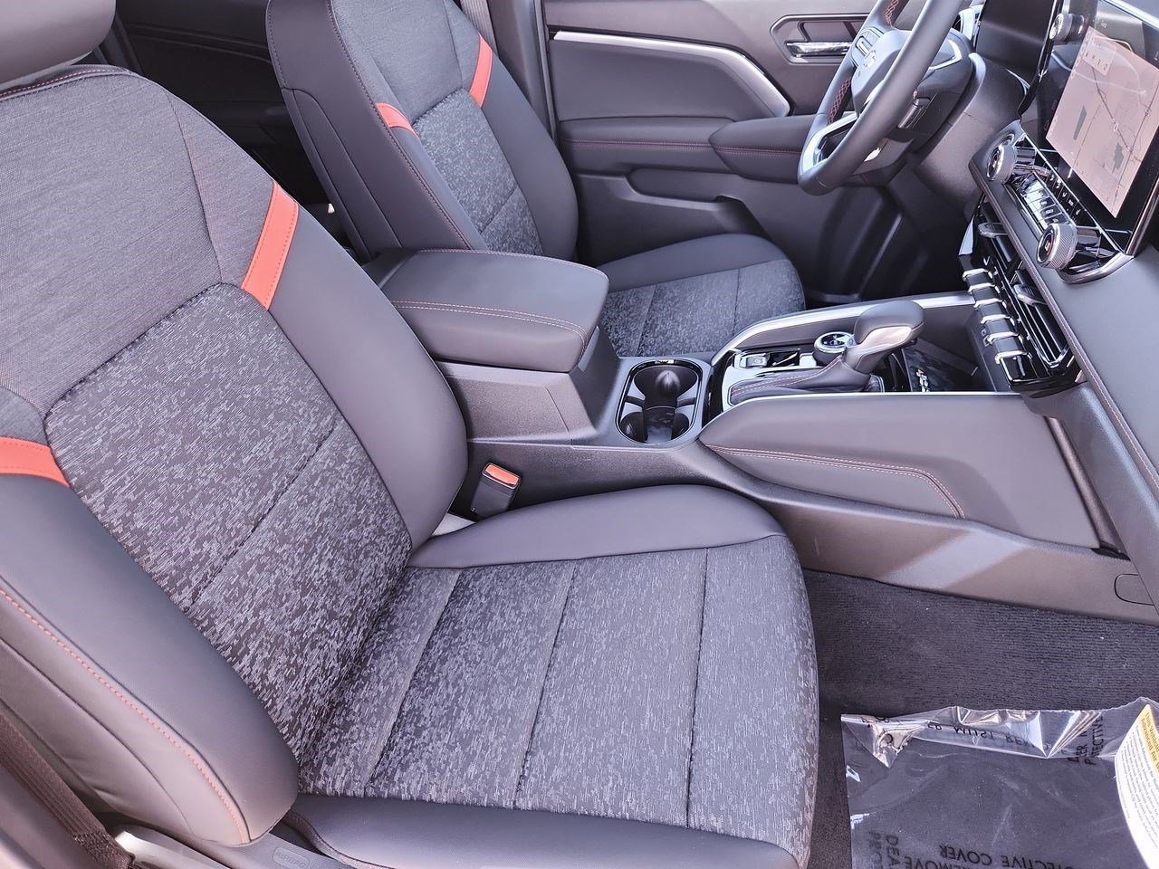 New 2025 Chevrolet Colorado Z71 w/ Midnight Edition image 33