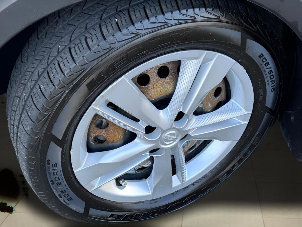 Used 2020 Nissan Kicks S image 39