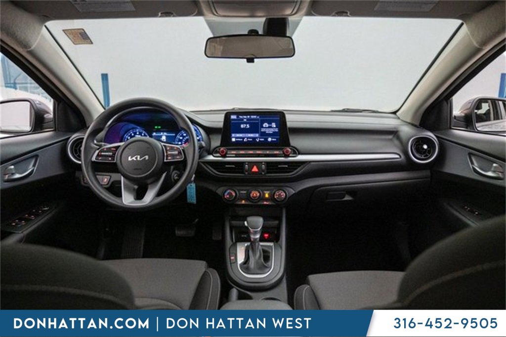 Used 2024 Kia Forte LXS image 3