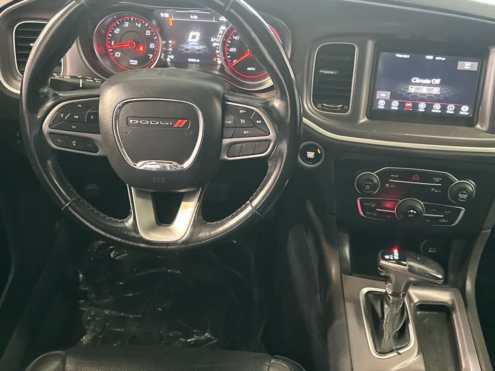 Used 2020 Dodge Charger SXT w/ Leather Interior Group RWD image 15