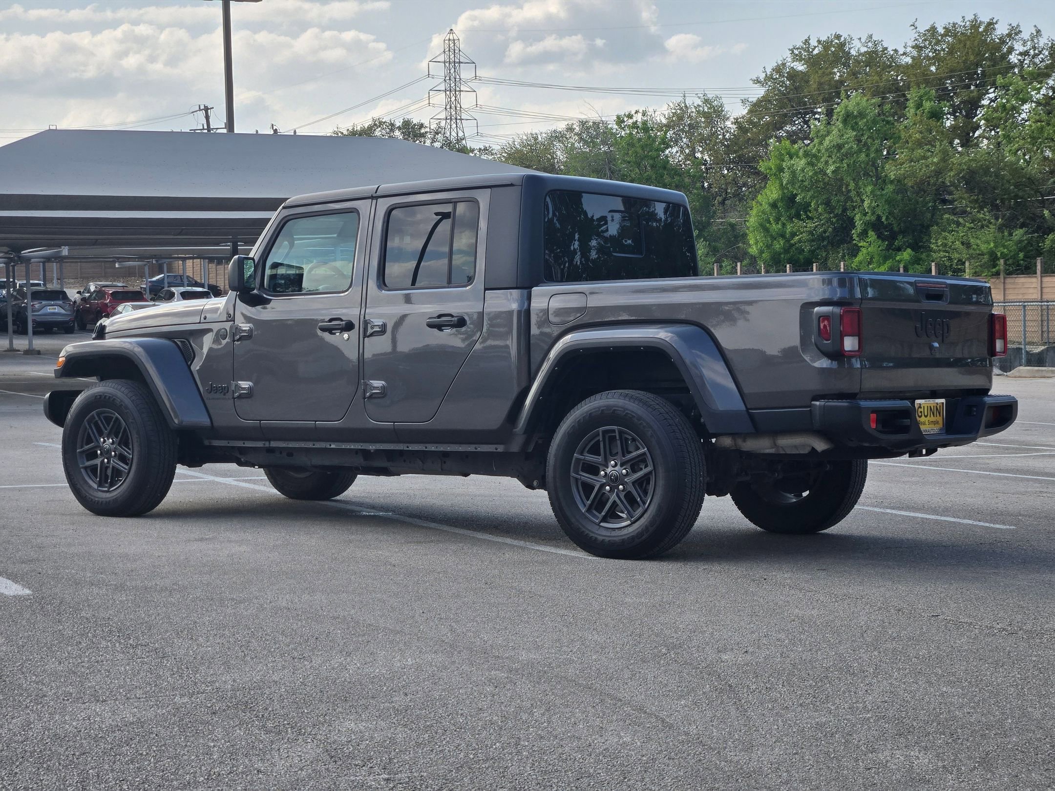Used 2024 Jeep Gladiator Sport image 5