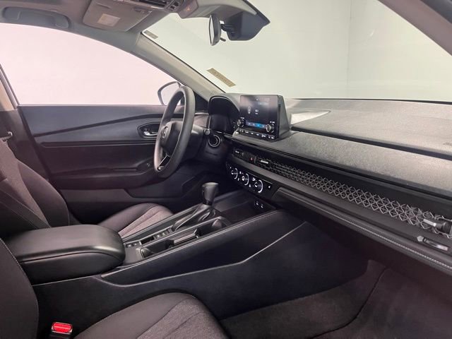 Used 2023 Honda Accord EX image 11