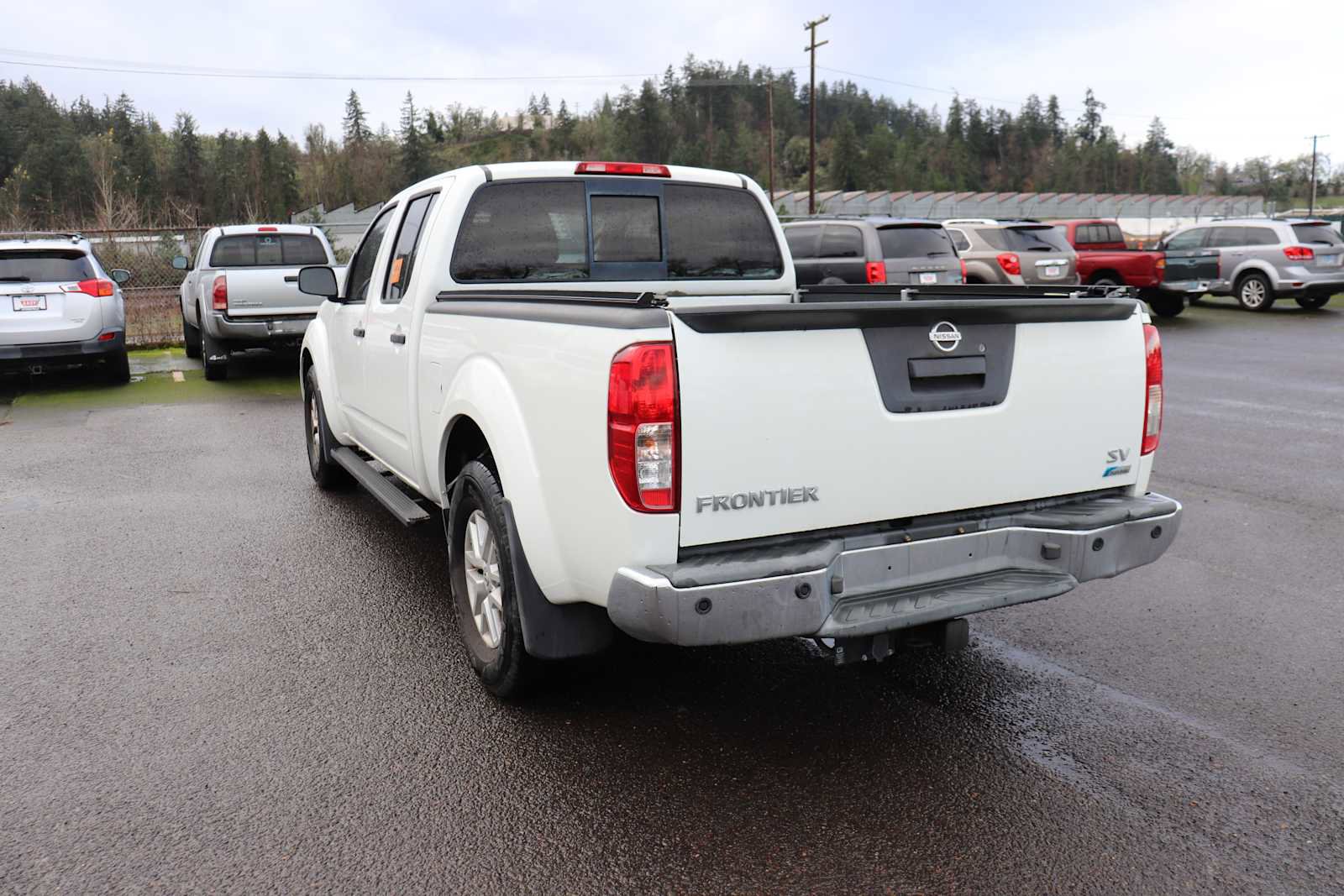 Used 2018 Nissan Frontier SV image 7