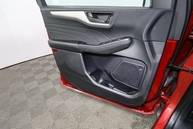 Used 2022 Ford Escape SE w/ Convenience Package image 35