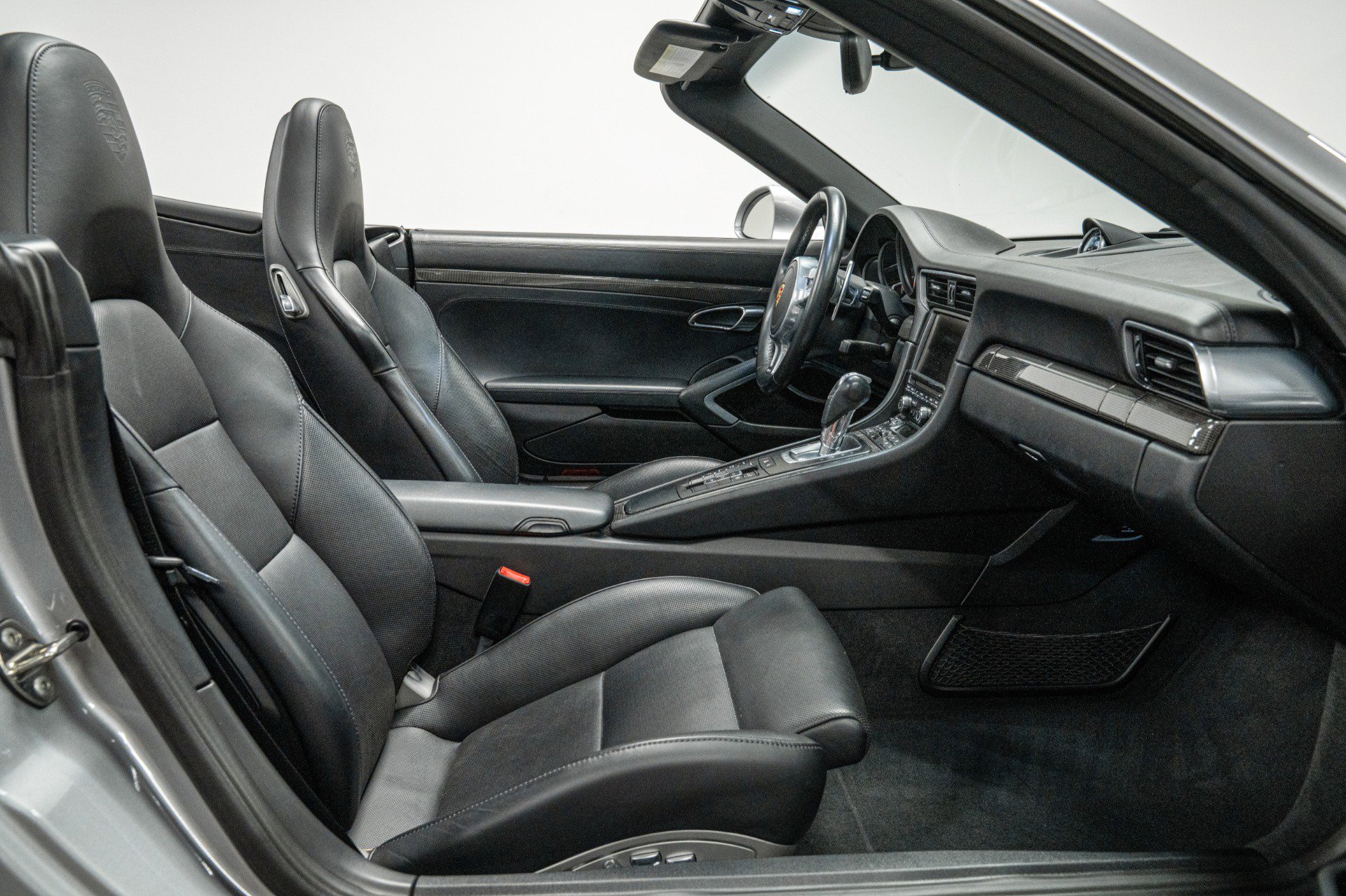 Used 2016 Porsche 911 Turbo S image 33