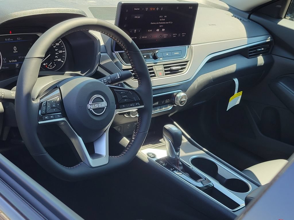 New 2026 Nissan Altima 2.5 SR w/ SR Midnight Edition Package FWD image 6