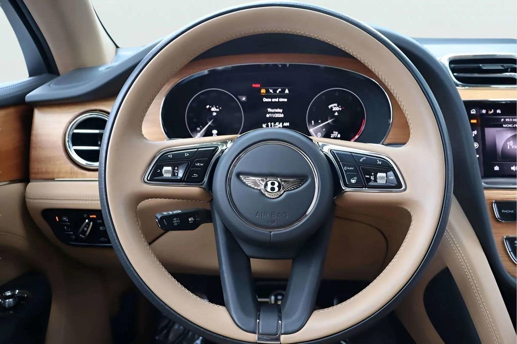 Used 2023 Bentley Bentayga Extended Wheelbase AWD/4WD image 10
