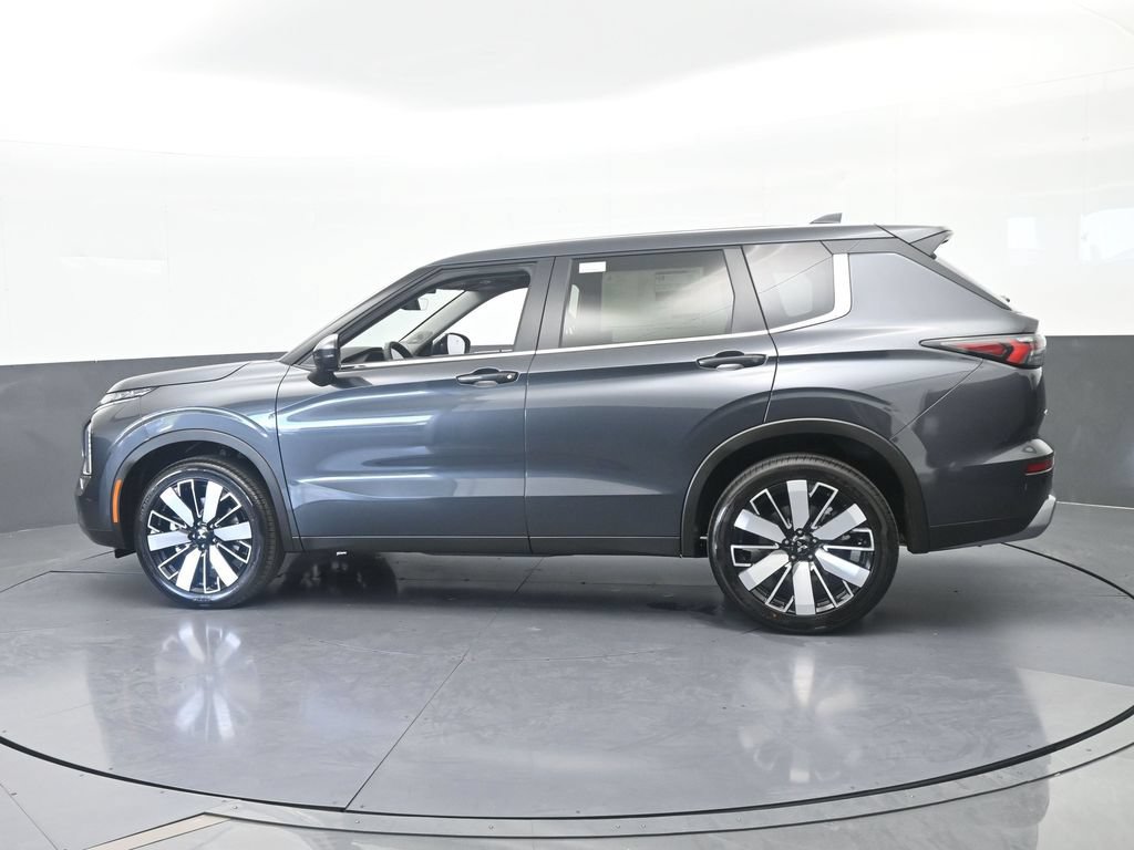 New 2026 Mitsubishi Outlander SE FWD image 3