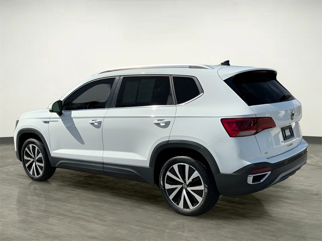Used 2024 Volkswagen Taos SE image 4
