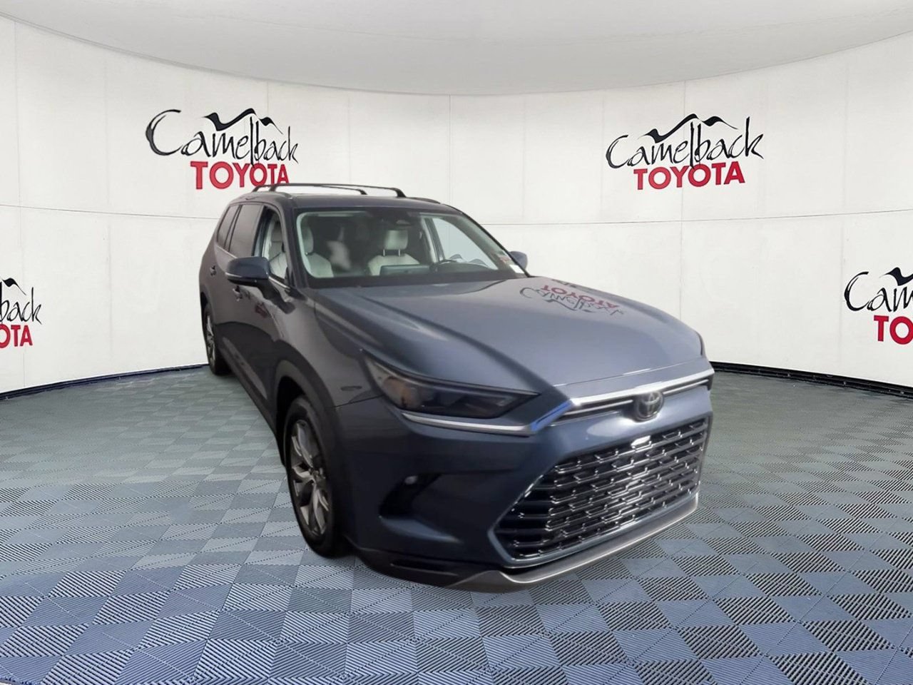 Used 2024 Toyota Grand Highlander AWD image 4