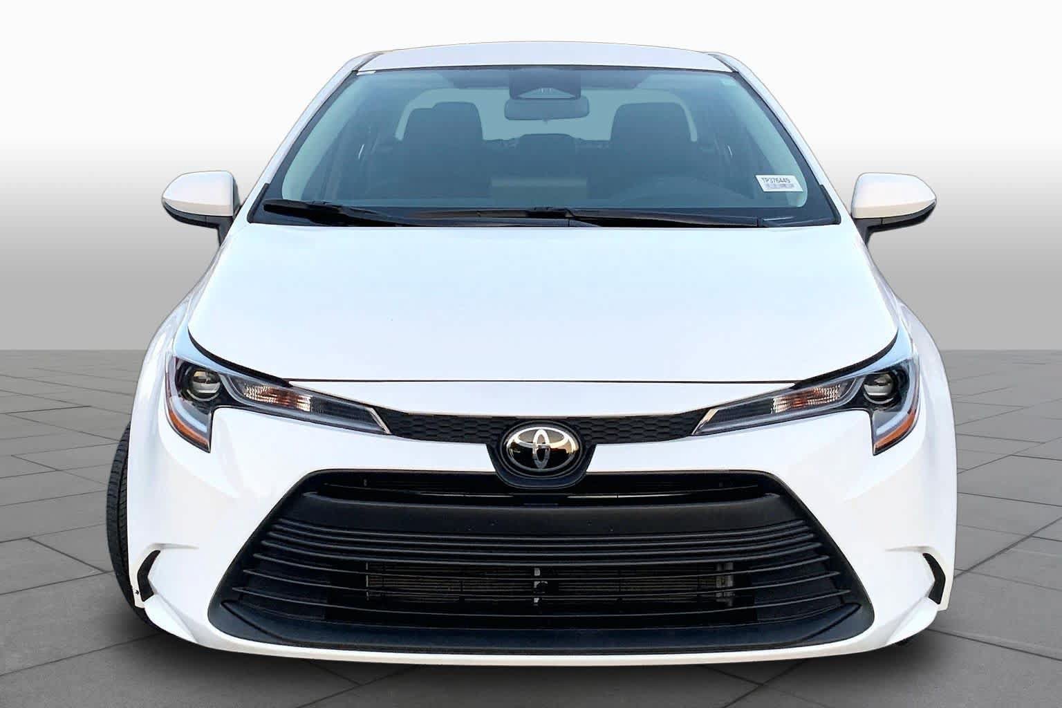Used 2026 Toyota Corolla LE FWD image 4