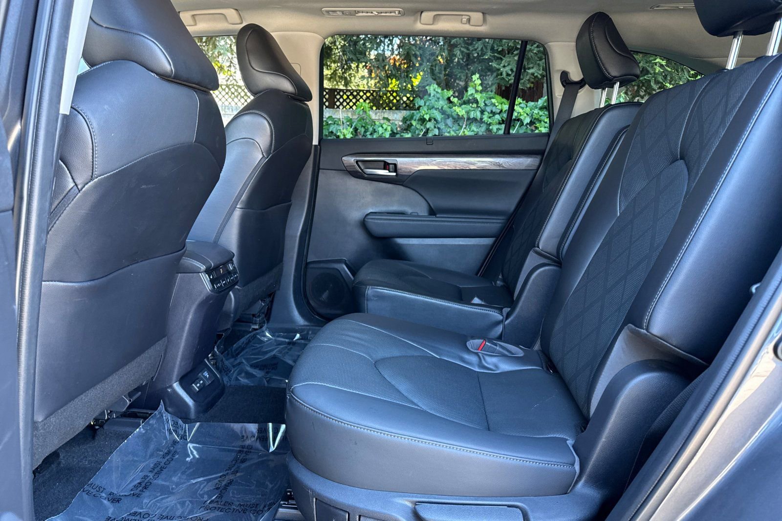 Used 2023 Toyota Highlander Platinum FWD image 12