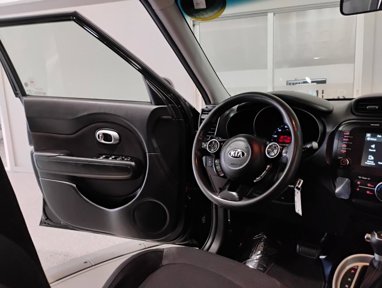 Used 2019 Kia Soul + FWD image 29
