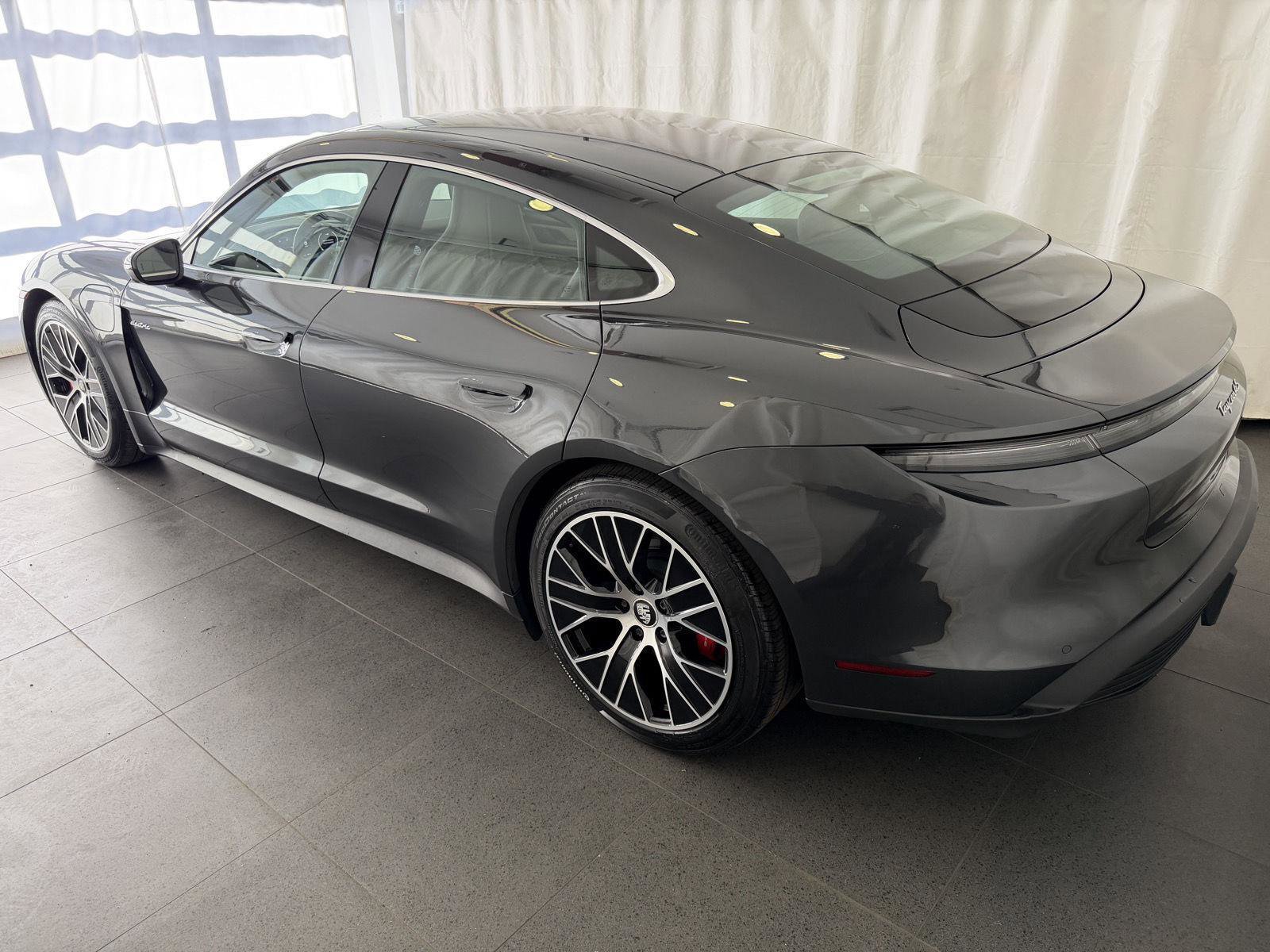 Used 2021 Porsche Taycan 4S image 3