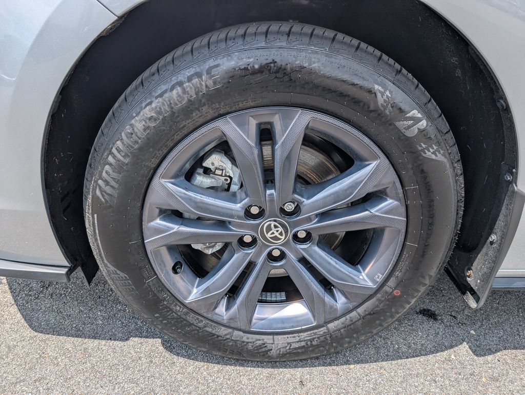 Used 2025 Toyota Sienna XSE w/ XSE Plus Package AWD/4WD image 12
