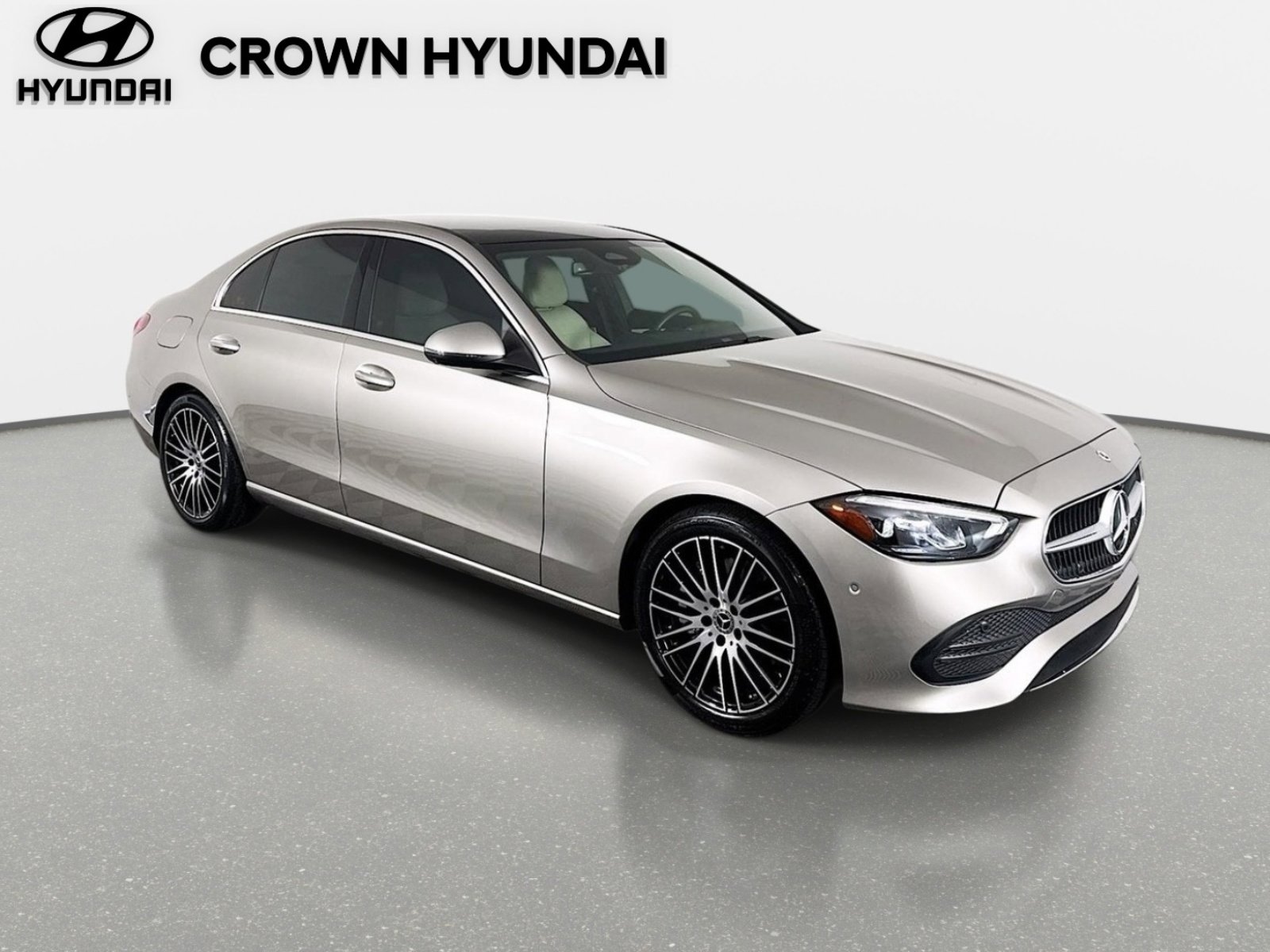 Used 2022 Mercedes-Benz C 300 Sedan image 4