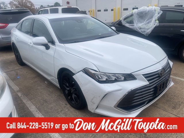 Certified 2022 Toyota Avalon XLE image 2