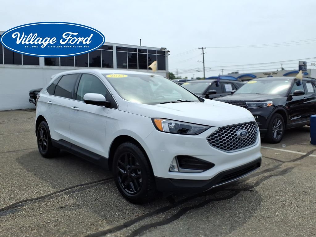 Certified 2023 Ford Edge SEL w/ Convenience Package AWD/4WD image 4