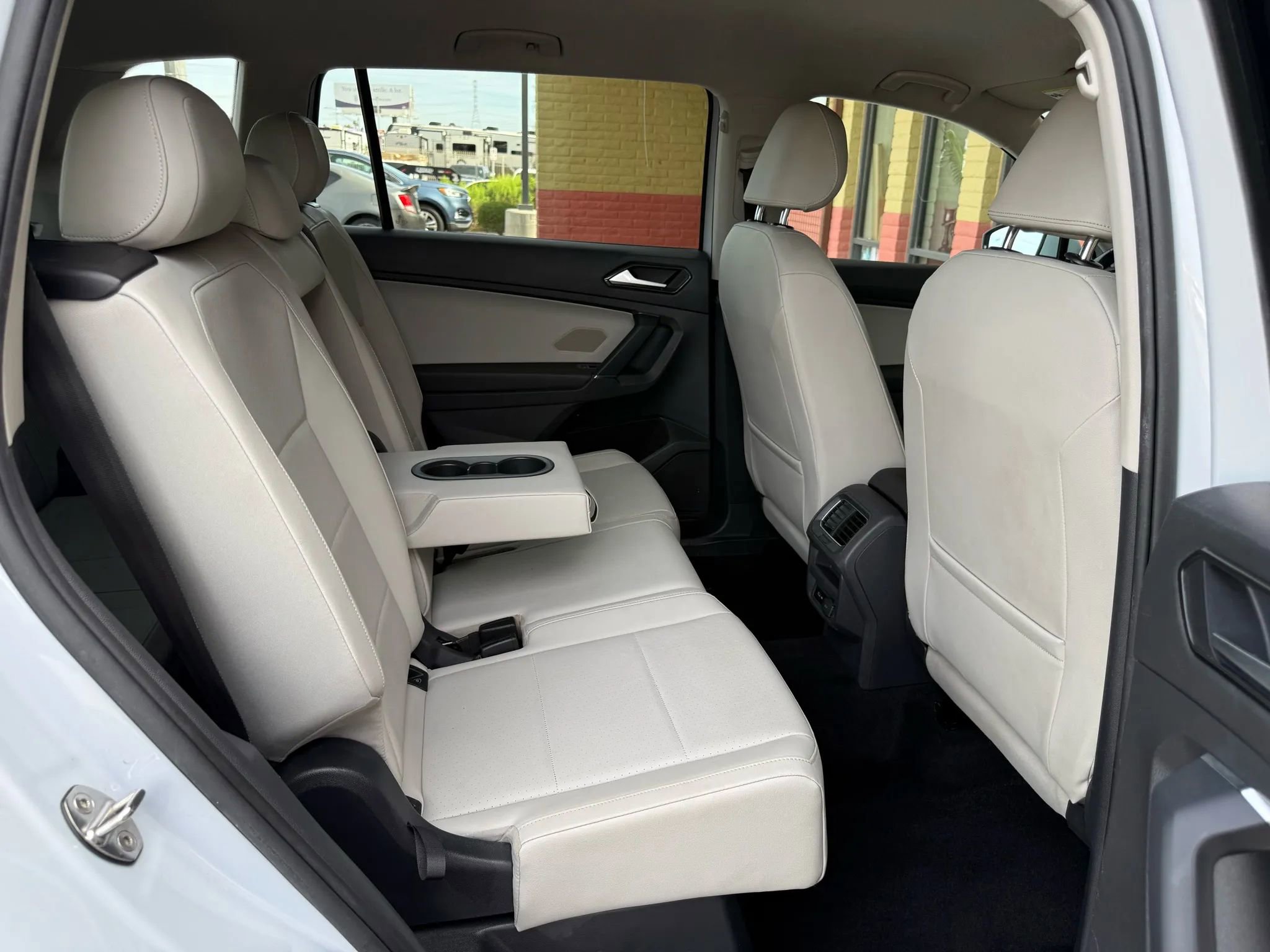 Used 2018 Volkswagen Tiguan SE FWD image 27