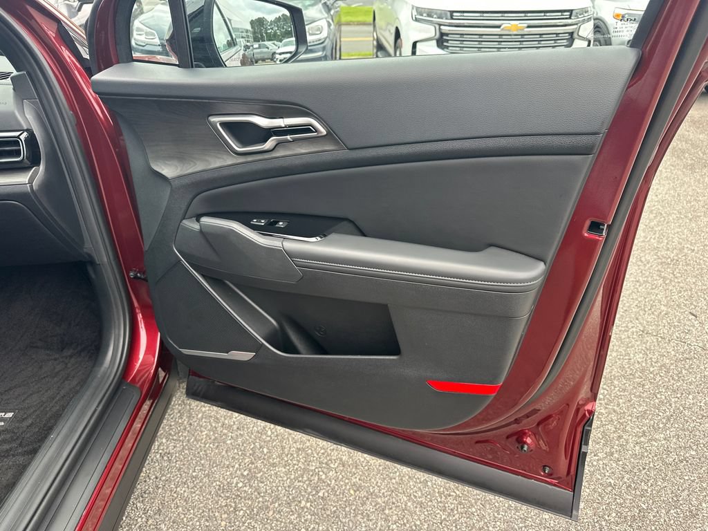 Certified 2025 Kia Sportage X-Line w/ Premium Package AWD/4WD image 14