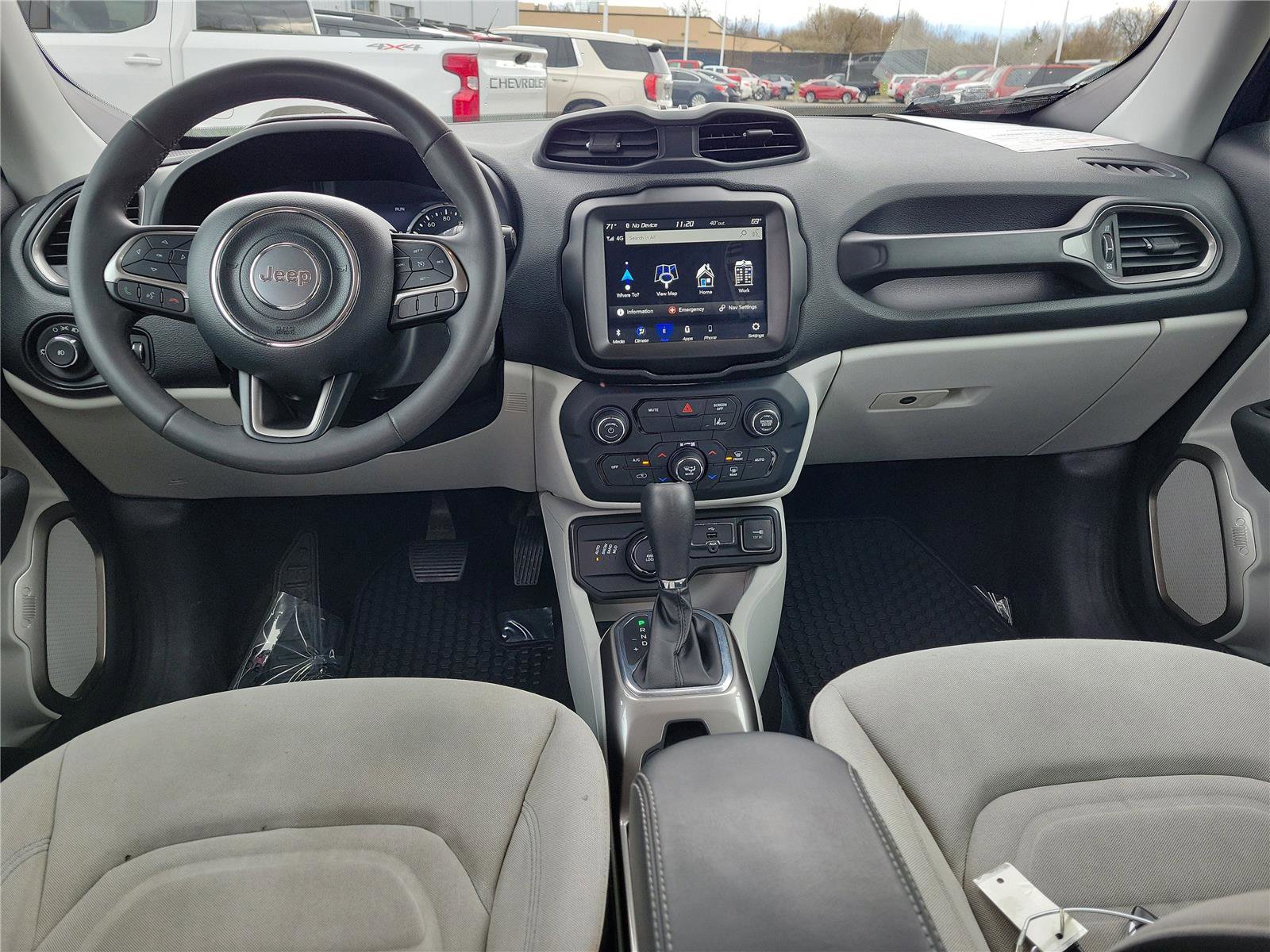 Used 2022 Jeep Renegade Latitude image 9