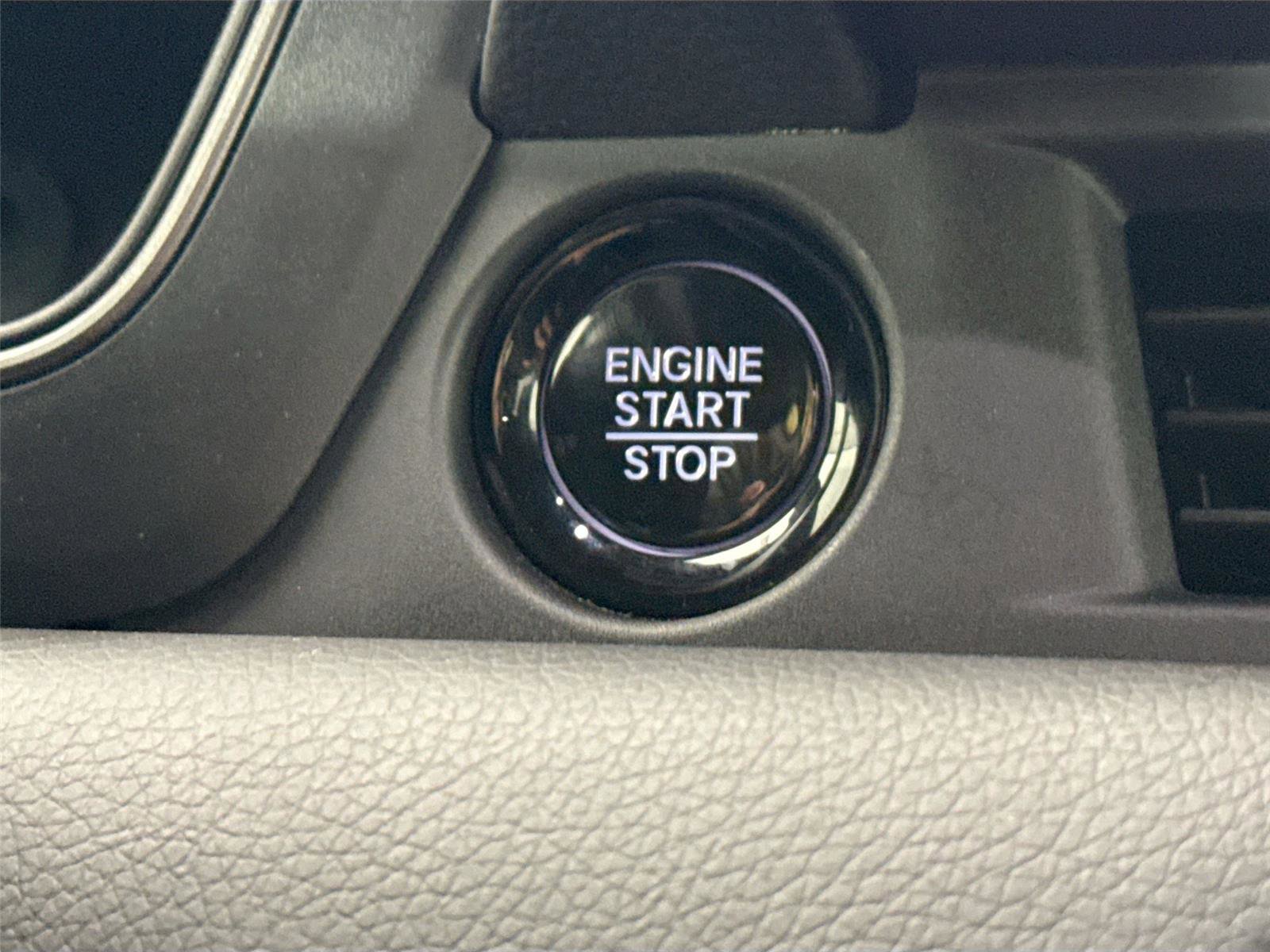 Used 2025 Honda Pilot TrailSport image 21