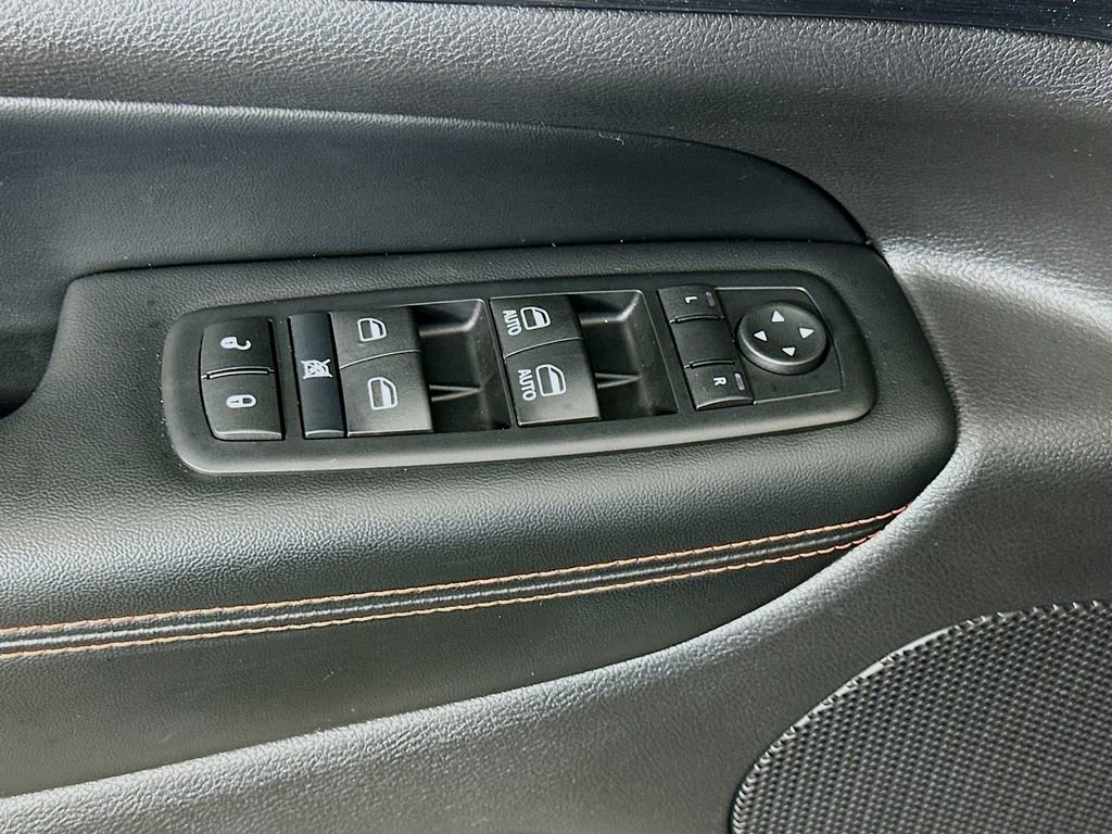 Used 2017 Jeep Grand Cherokee Laredo 75th Anniversary RWD image 17