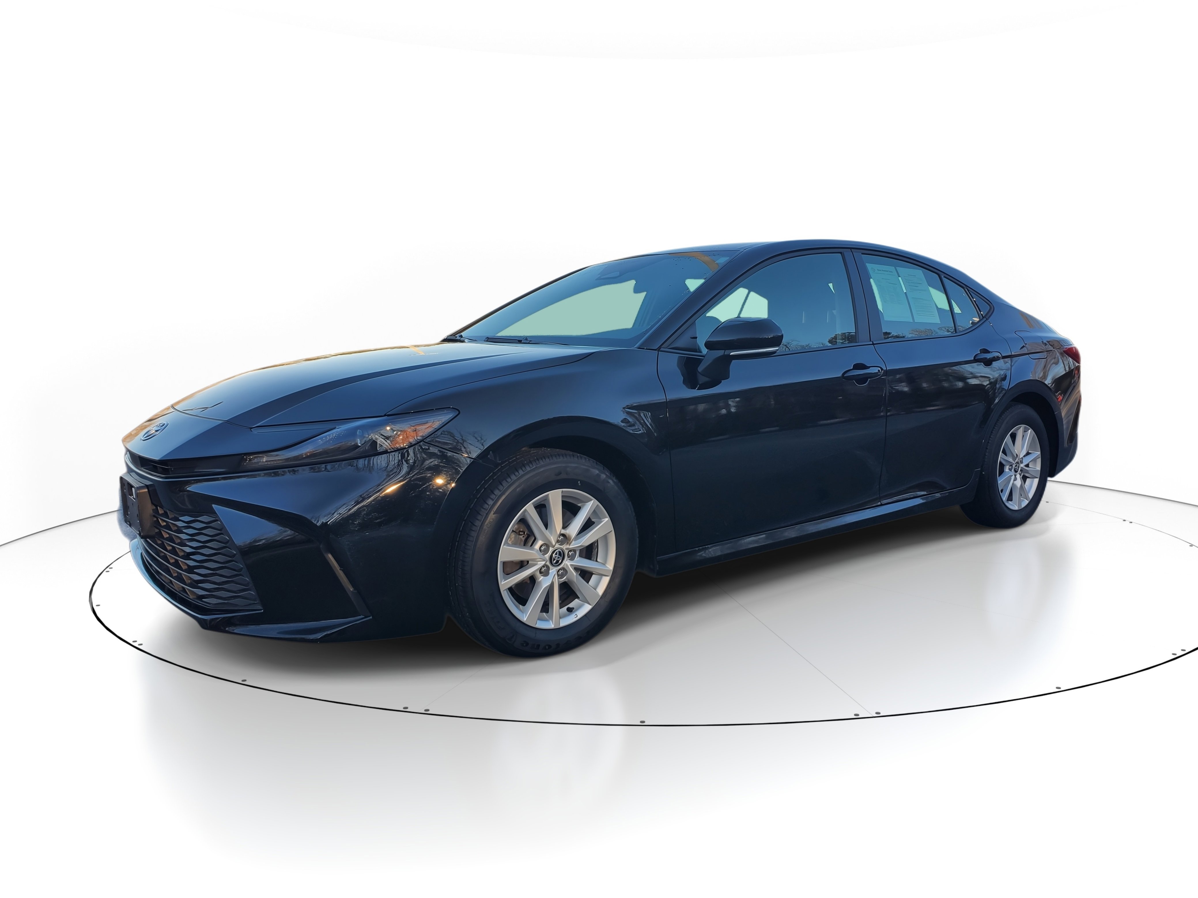 Certified 2025 Toyota Camry Hybrid image 3