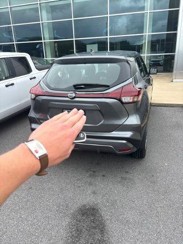 Used 2024 Nissan Kicks S FWD image 7