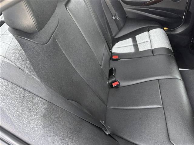 Used 2015 BMW 320i xDrive Sedan AWD/4WD image 18